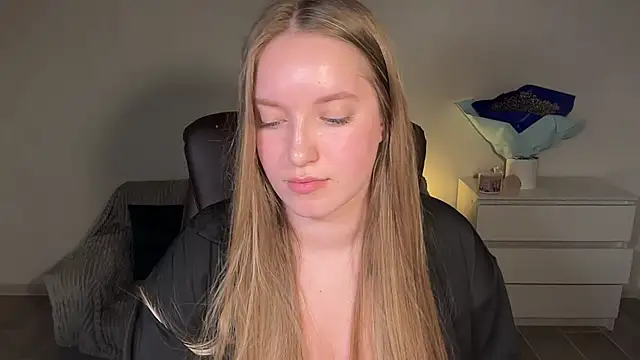 EvaMaddison Adlı Modelin Canlı XXX Sohbeti