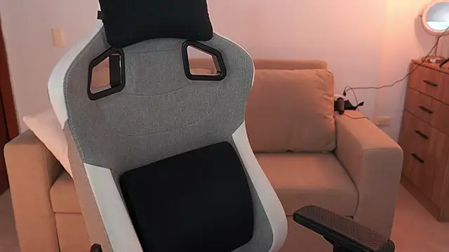 XXX chat uživo modela anyacutex