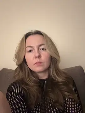 XXX chat uživo modela Elineaa