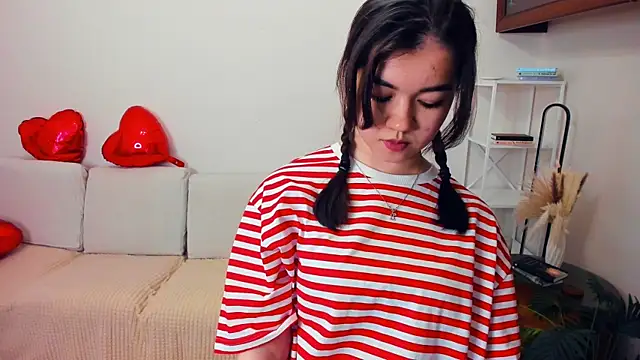 ShanaYock: онлайн-секс-чат