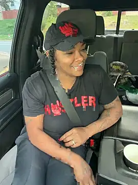 HaloRodeoLover2 Adlı Modelin Canlı XXX Sohbeti