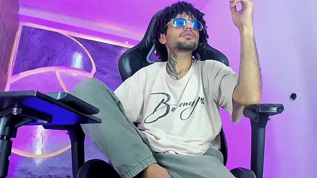 Show modela Josh_Hot_Sex na web-kameri