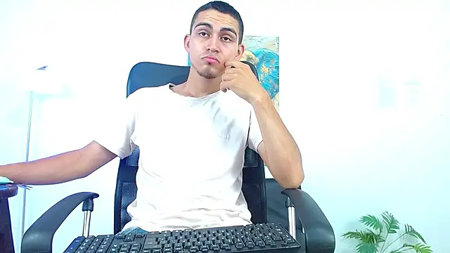 lucass_18's Live XXX Chat