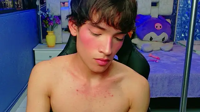 Chatroom XXX en direct de AlecciaNova