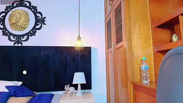 Skyee_angel 即時 XXX 聊天