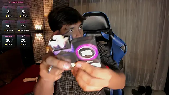 Thiago_Kozak Show in webcam