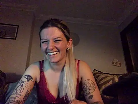 xxamyleighxx: онлайн-секс-чат