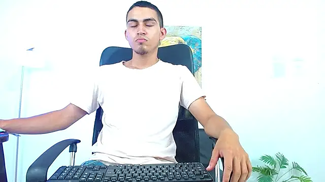 Chat +18 de lucass_18 ao vivo
