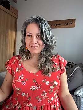 Chat +18 de AVRAKEHDABRA ao vivo