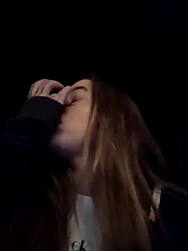 Luna_Lynn Live XXX-chat