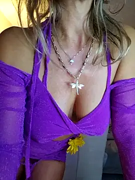 Chatroom XXX en direct de CelynaRoss