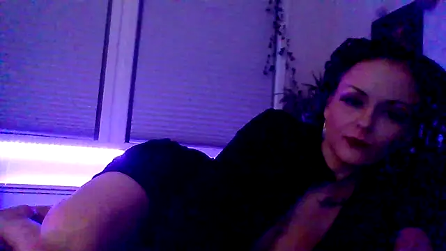 shyhornymommy: онлайн-секс-чат