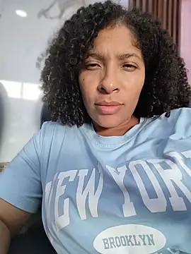 Chat +18 de DannaBerry ao vivo