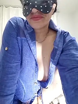 Nergiz2135 Adlı Modelin Web Kamerası Şovu