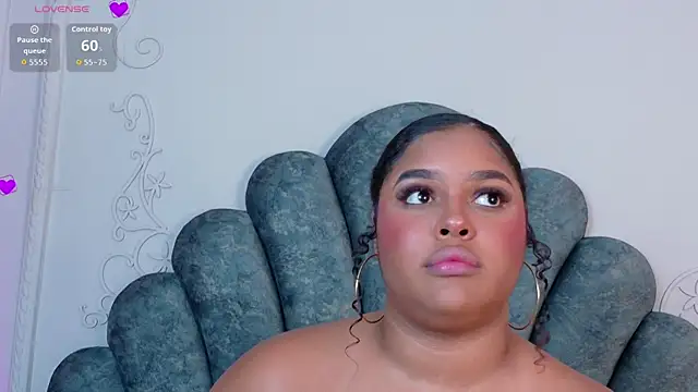 Chat XXX en directo de Helena-Snow