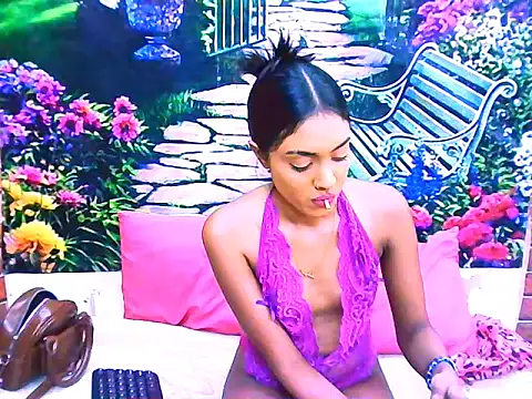 IndianPretty14u2Luv's Live XXX Chat