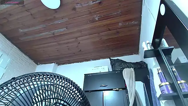 white_sexy_'s Live XXX Chat