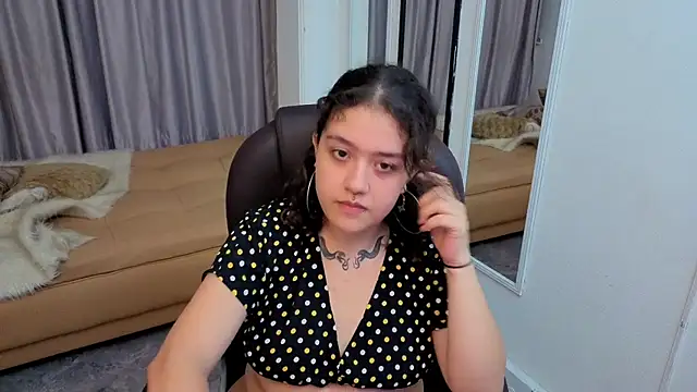 Niaa_Stark's Live XXX Chat