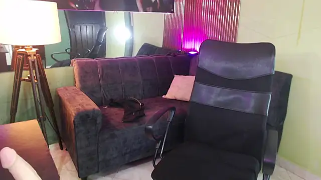 Czat XXX na żywo – emily_rz1