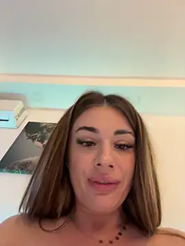 IsabellaEtthan's Live Chat Room