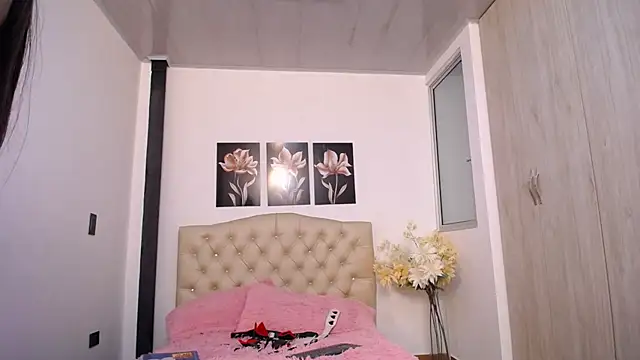 pinky_f00x – Live XXX-chat