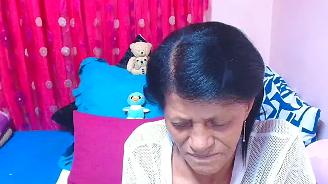 SLUTTYROXY's Live XXX Chat