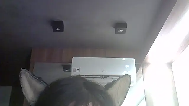 XXX chat uživo modela SkinnyKitten