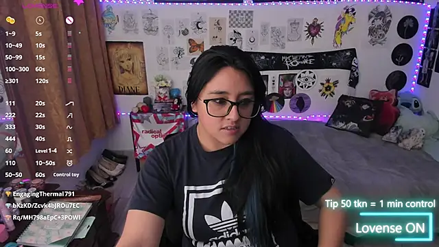 Chat XXX en directo de Cherry_blush_