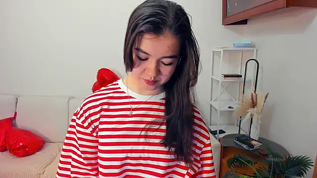 ShanaYock Chat XXX in diretta