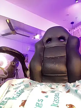 Auri__ Chat XXX live