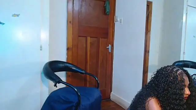 XXX chat uživo modela Moreish-06