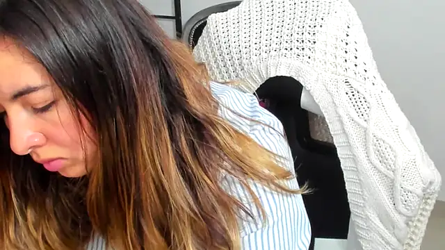 __Emma__11__Lecat_のライブXXXチャット