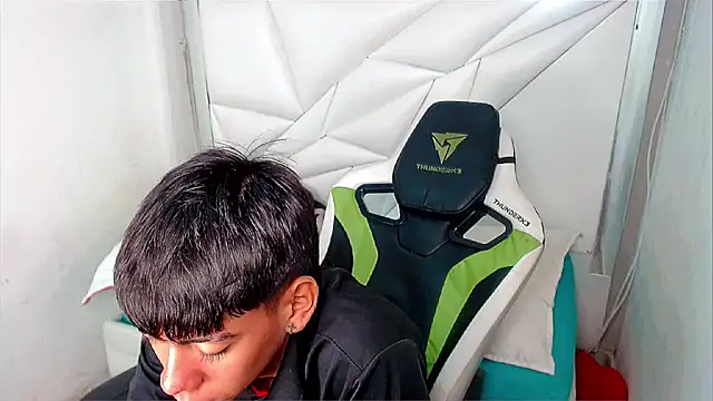 Онлайн чат XXX Liarr_