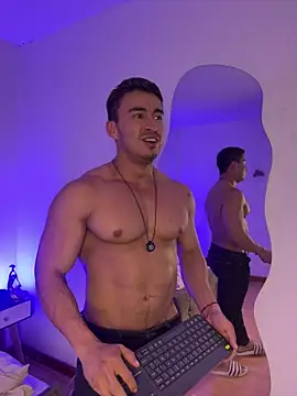 Chat +18 de Chris_Clarck ao vivo