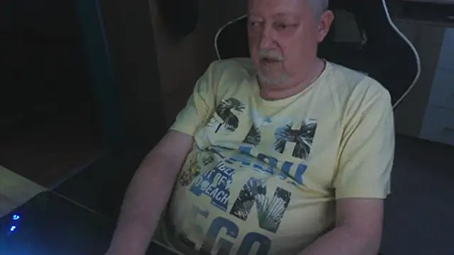 Teddybaer372 Pertunjukan Webcam