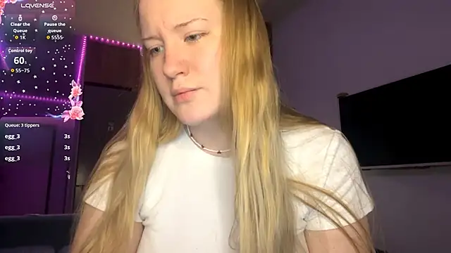 PandaFluffのライブXXXチャット