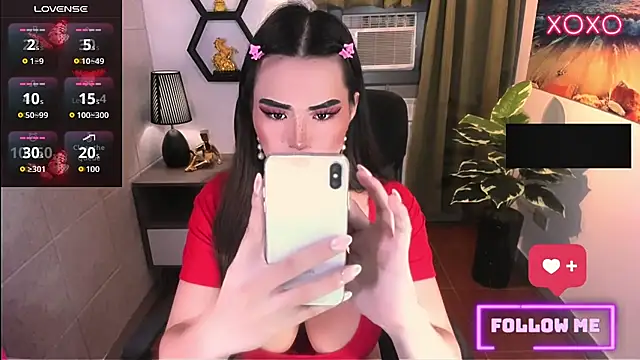 HugeSurpriseLianeTs Pertunjukan Webcam