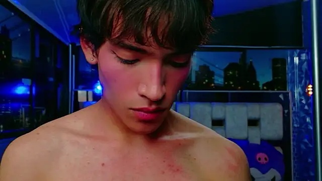 AlecciaNovaのライブXXXチャット