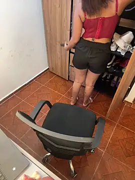 Chat +18 de Kloe_rousse01 ao vivo