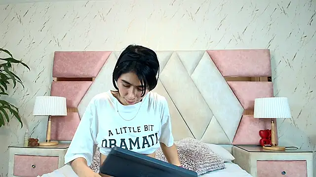 Chat +18 de elizabeth_Bloomm ao vivo