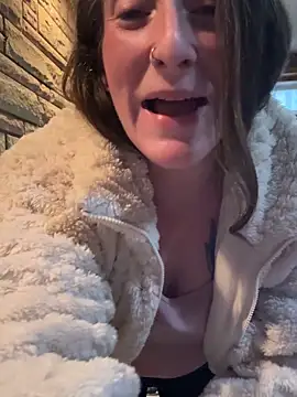 Chat +18 de Mini_And_The_Bear ao vivo