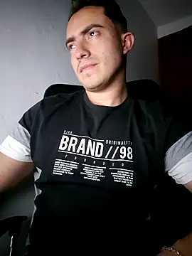 TouchDaddy4のライブXXXチャット