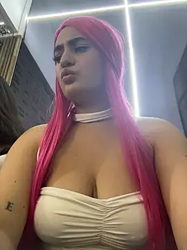 Antonella_Julieta Chat XXX in diretta