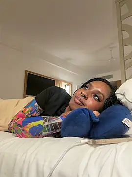 Your_Paris' Live Chat Room