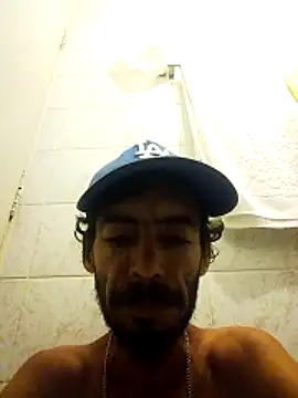 Swicth_love: διαδικτυακό σόου στην κάμερα