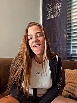 Chat +18 de Luna_Lynn ao vivo