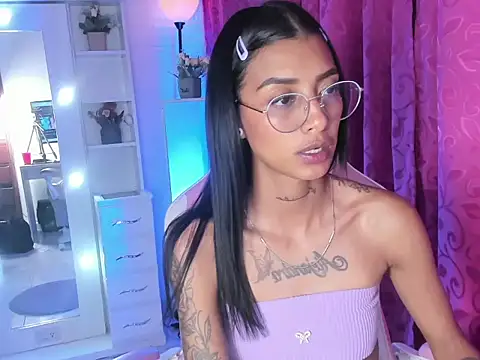 Czat XXX na żywo – KarlaSlutSkinny__