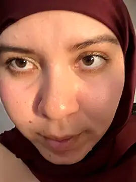 MatchedEyebrow's Live Sex Cam Show