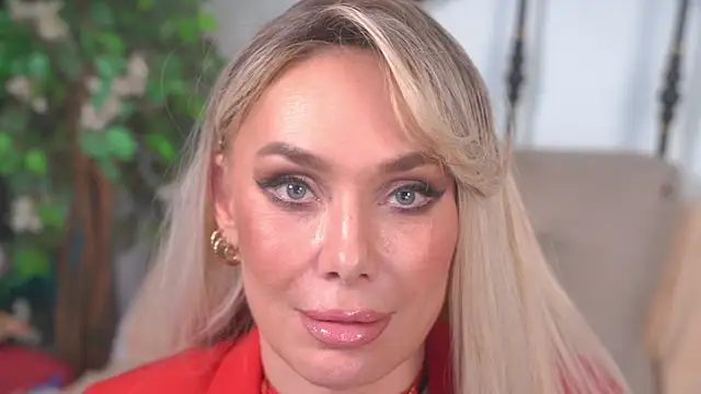 IsadoraDunkan Adlı Modelin Canlı XXX Sohbeti