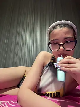 SirenLisa69 Adlı Modelin Canlı XXX Sohbeti